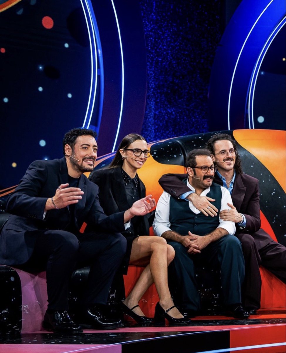 _the_jackal's tweet photo. Ora su rai2 STASERA A LETTO TARDI ❤️👀

 #staseraalettotardi https://t.co/v3TqN3piAU