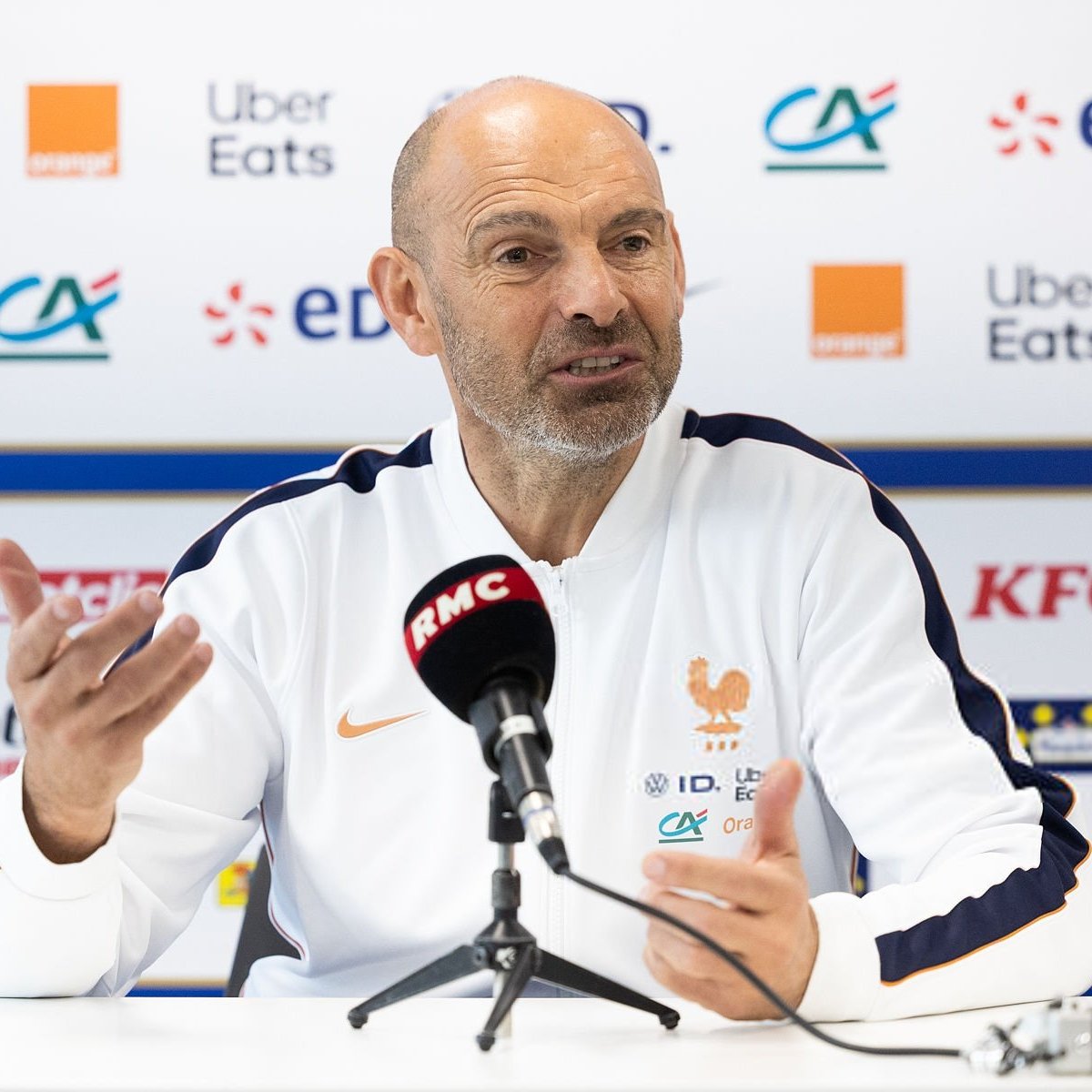 Vibes Foot tweet media