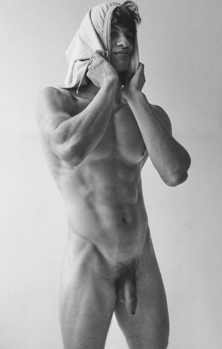 A Celebration to the Beauty of the Male Body tweet media
