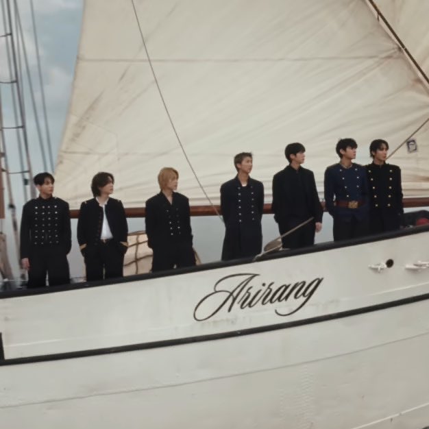 BTS Charts tweet media