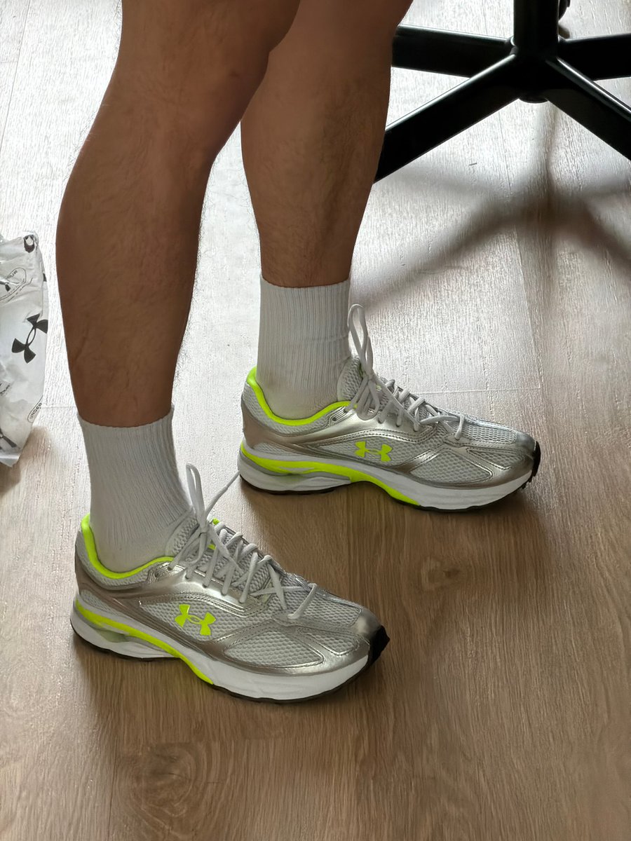 Макс tweet media