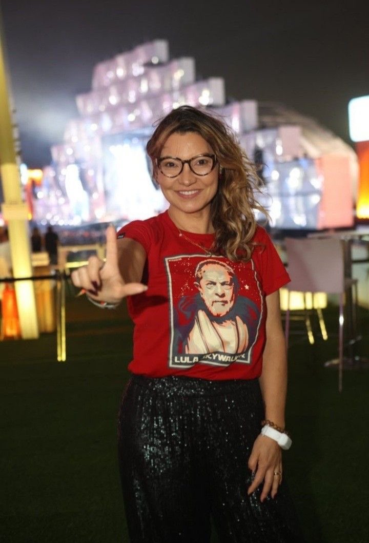 rainitter's tweet photo. 🚨FAZ O L:

A primeira-dama do Brasil, JANJA, teria ajudado o irmão de Anitta , Renan Machado, a conseguir um novo passaporte, garantindo sua liberação! https://t.co/QXm4VAdJPf