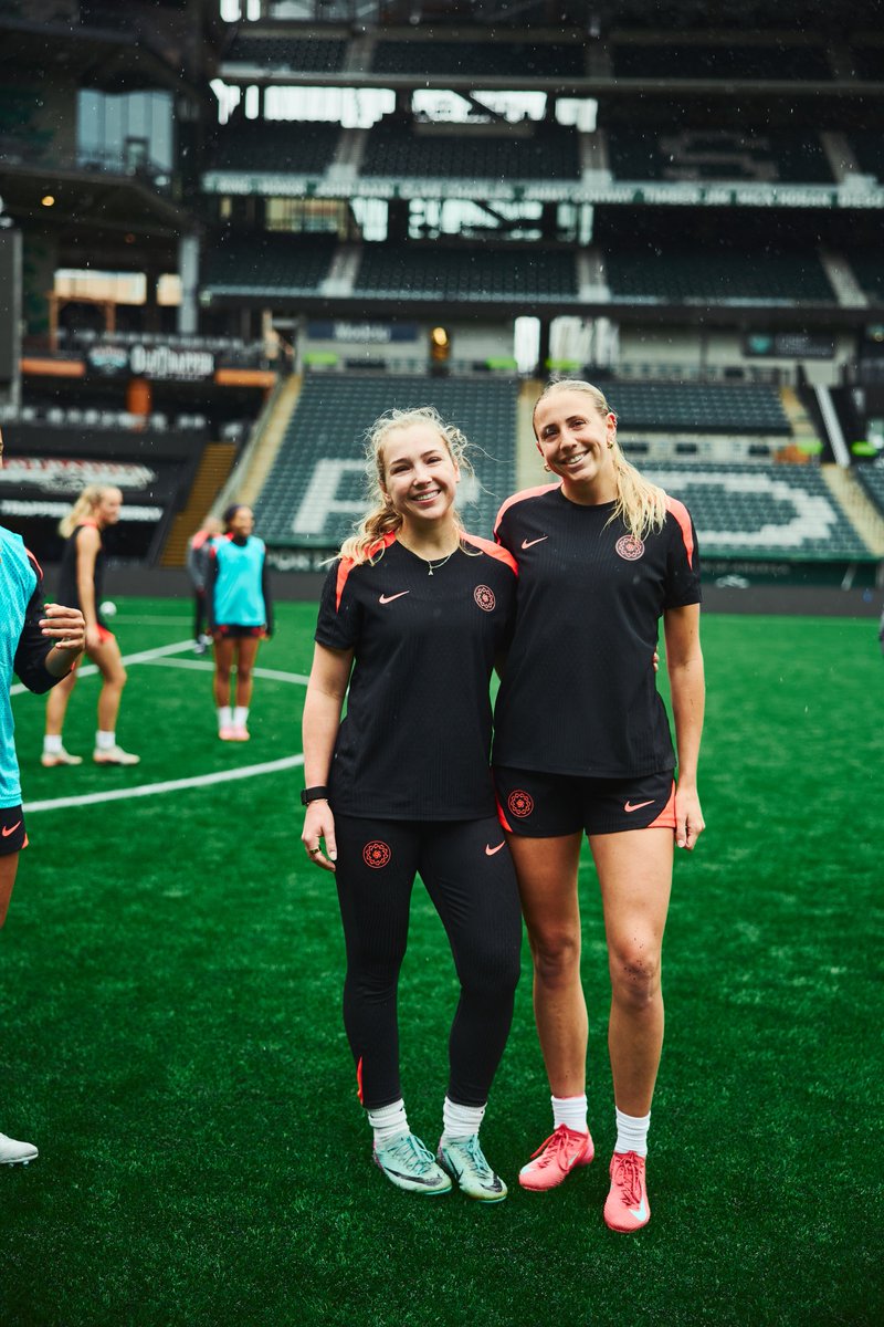 ThornsFC's tweet photo. a little footy for MD-1, then it's wheels up to SD ✈️ https://t.co/cyKTuvyjyd