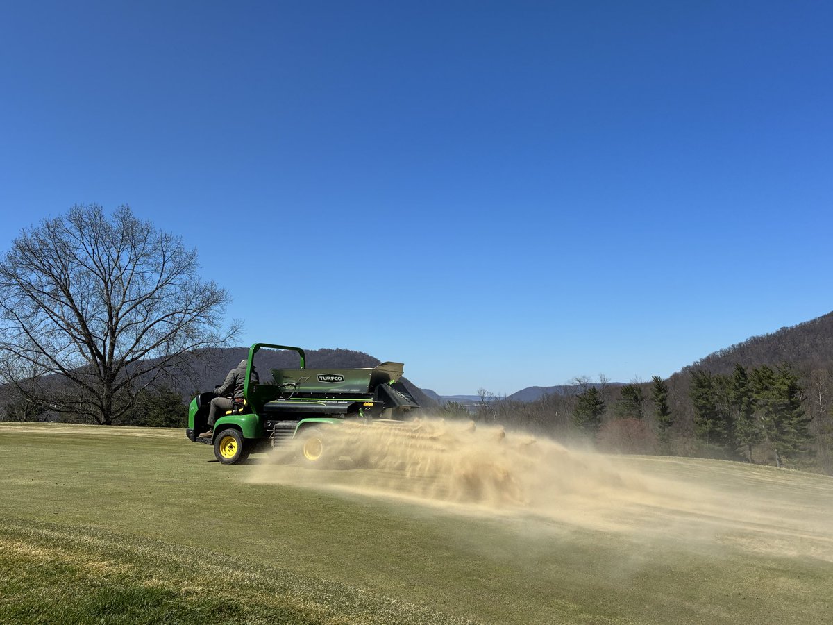 CCHGrounds's tweet photo. All the greens have been topdressed, brushed, and rolled. Greens aeration is complete, and open for play! https://t.co/zTJ2r37j6t