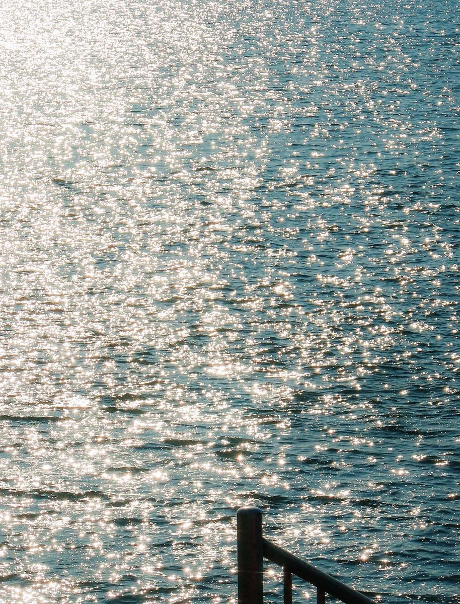 Girls therapy tweet media