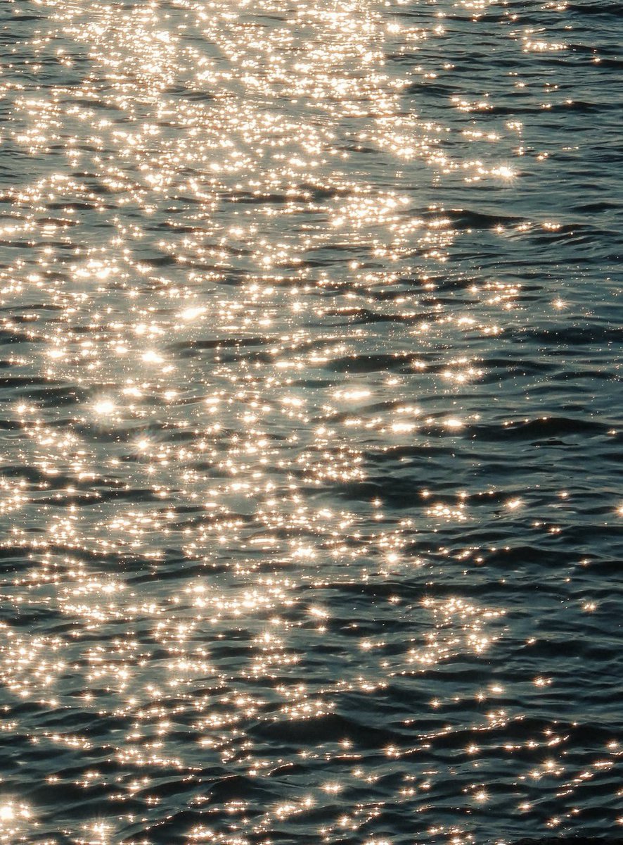 Girls therapy tweet media