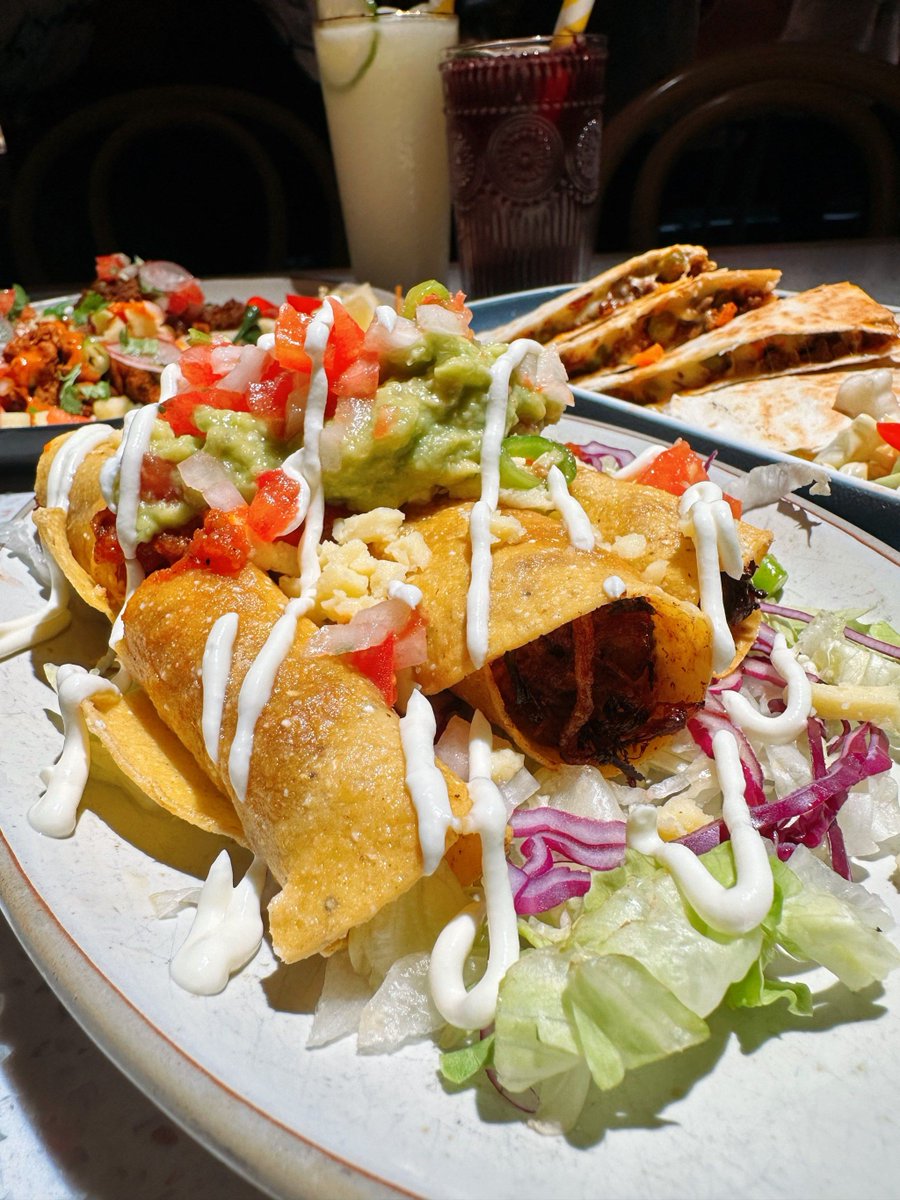 Lauren Smith tweet media