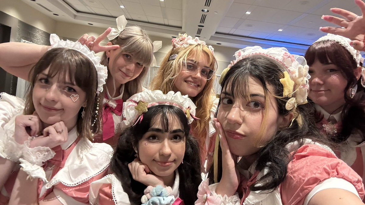 mimi ‧₊˚❀༉‧₊˚. 🔜 sweets collection! tweet media