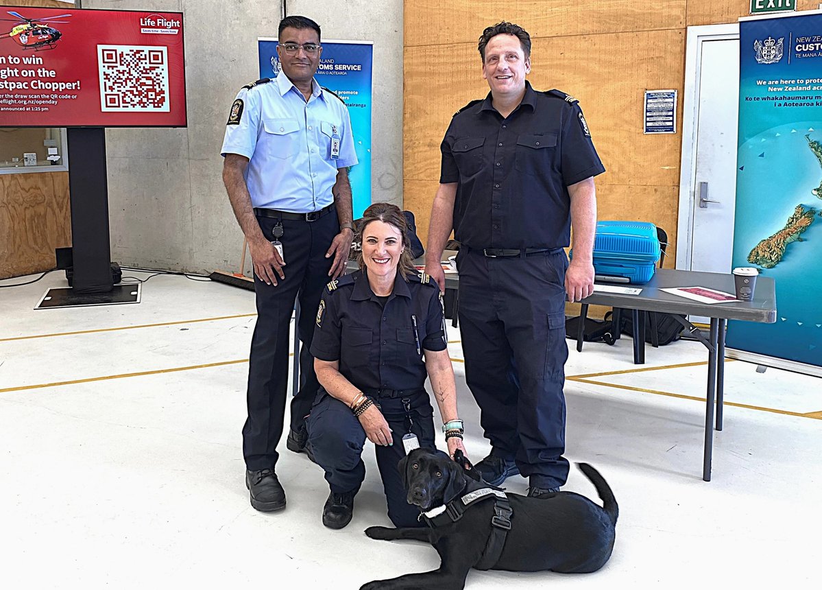 New Zealand Customs Service tweet media