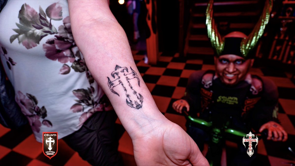 Count's Kustoms tweet media