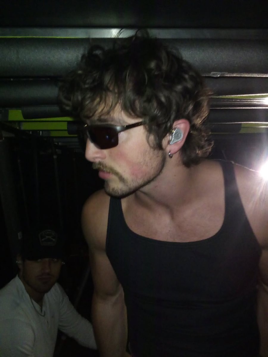 BooneAccess's tweet image. You rode in like a rock 'n' roll *king*

 - Benson Boone via instagram update!