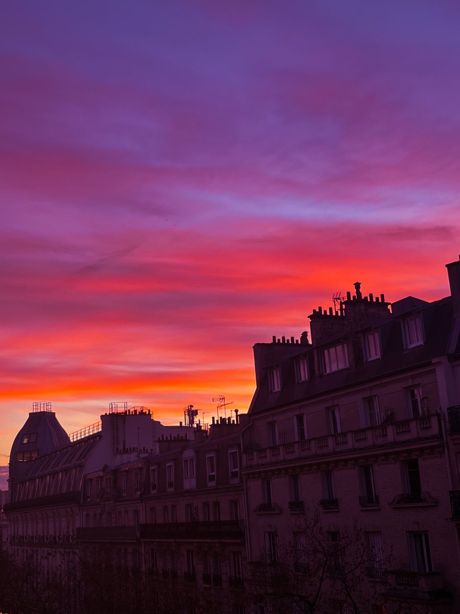 by_djawed's tweet photo. Paris était injouable… https://t.co/rrd509rvoy