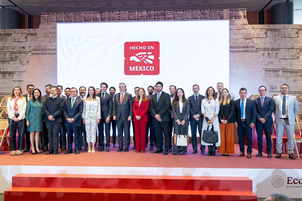 josefinarodzam's tweet photo. ¡Lo #HechoEnMéxico siempre gana! 🇲🇽🏆

Hoy, junto a @m_ebrard y la iniciativa privada, lanzamos una campaña que reconoce el talento, la creatividad y la fuerza de nuestra gente.

Consumir lo que se produce en México es apostar por nuestras manos, fortalecer nuestra economía y proyectar al mundo todo lo que somos capaces de hacer. 📈

Con la mirada en los grandes eventos que vienen, México está listo para competir, destacar y recibir al mundo con calidad y orgullo. ⚽🌎