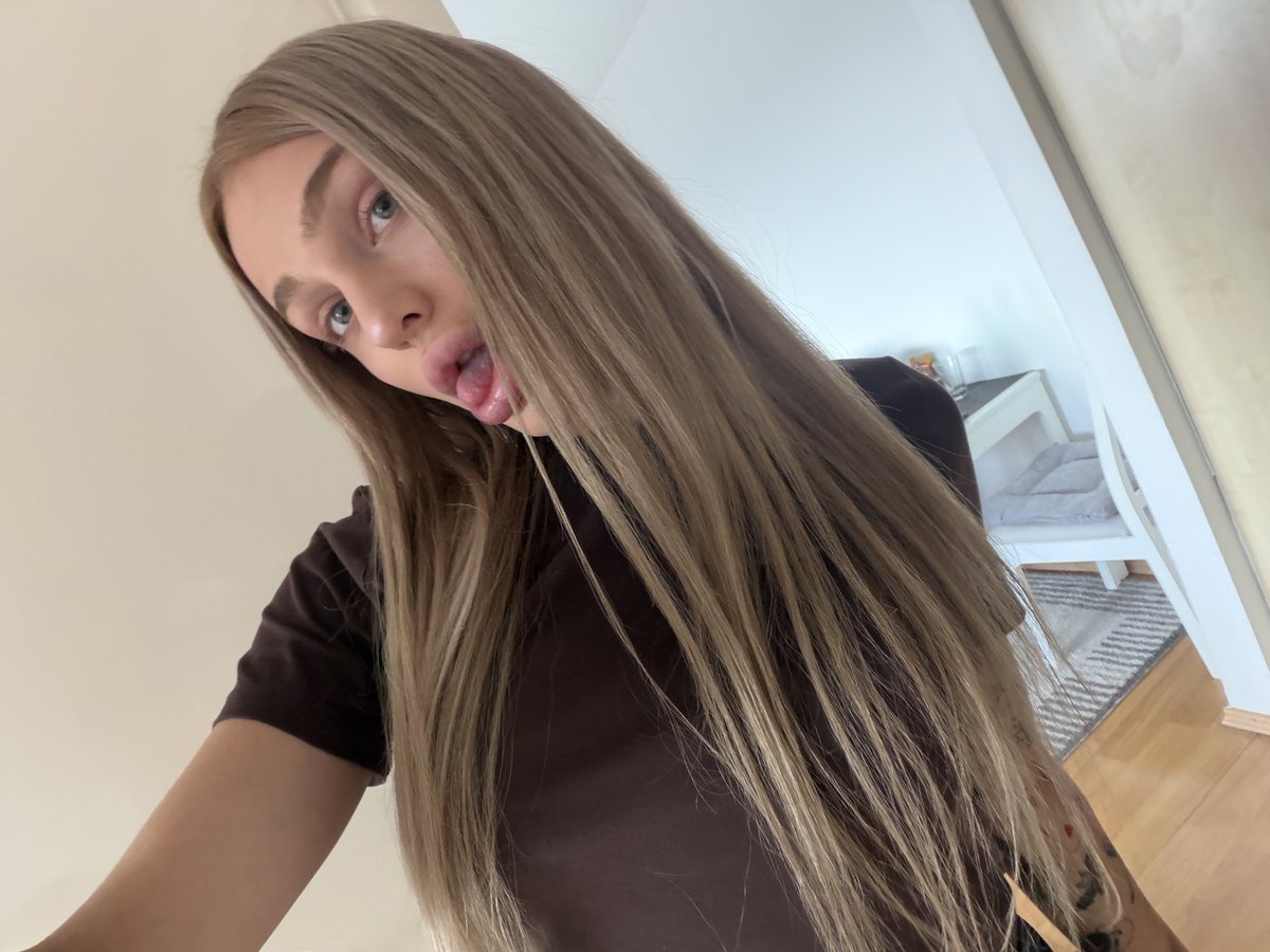Smannua's tweet photo. Hi dear,I am liked my face no makeup #trans #trap #babyface #tranny #Cute #bigboobs #altgirl #animegirl #sexy #FYP https://t.co/EuGjsBVc8V
