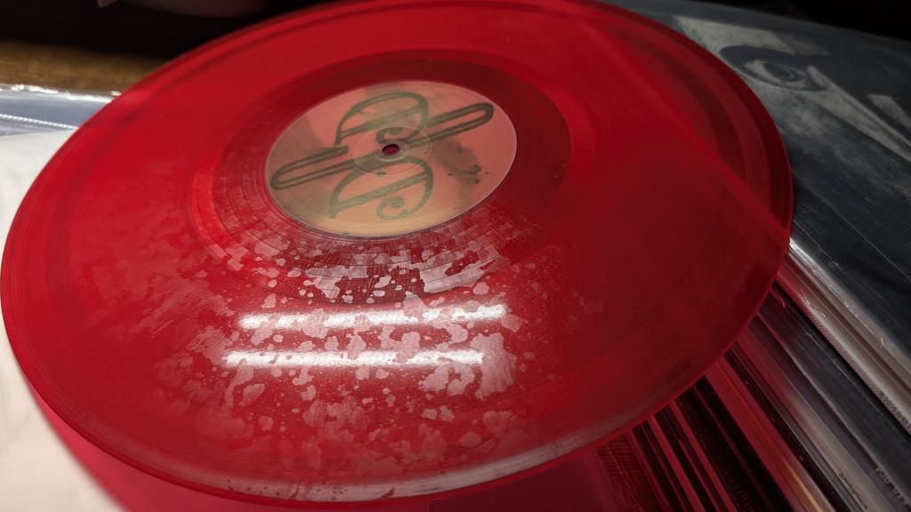 _jinxos's tweet photo. This is the carnage on vinyl records when they are stored without an inner sleeve directly on a vinyl outer sleeve (the actual cover was never found)... https://t.co/ZgKyiWz6Gu