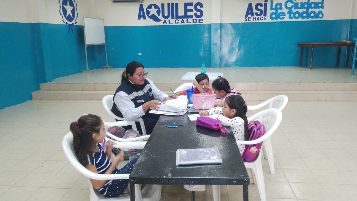 aquilesenlacomu's tweet photo. Apoyamos el aprendizaje de nuestra niñez 📚✏️

Se llevó a cabo el vacacional de refuerzo académico en la casa comunal La Paz, donde niños y niñas fortalecieron sus conocimientos a través de actividades educativas dinámicas y participativas. https://t.co/pNd9T3xIpb
