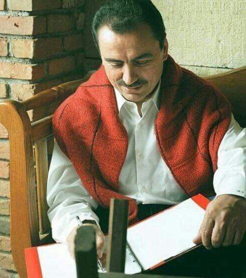 “Yaşarken tuz katmazlar aşına, 
Methiyeler düzerler mezar taşına..”

Ruhun Şâd Olsun #MuhsinYazıcıoğlu 🇹🇷