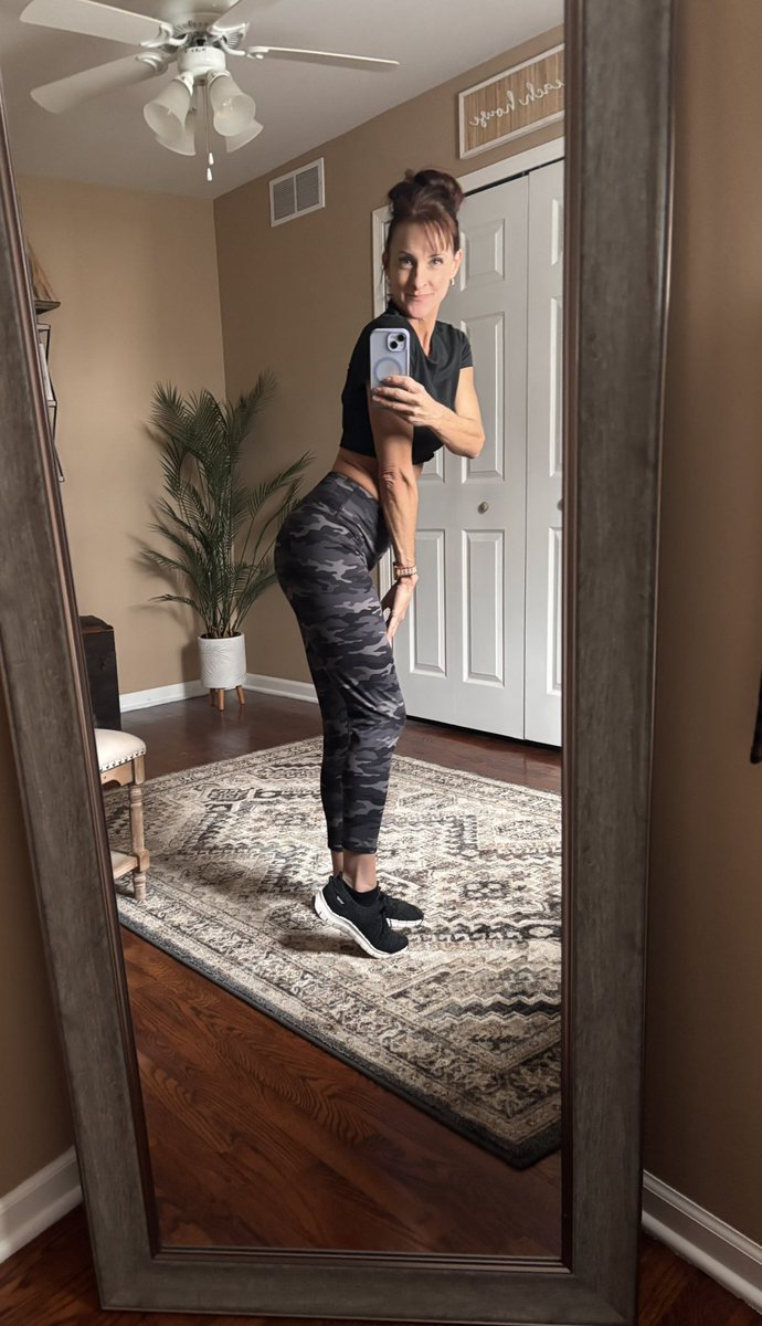 Classybuttsassy23 tweet media