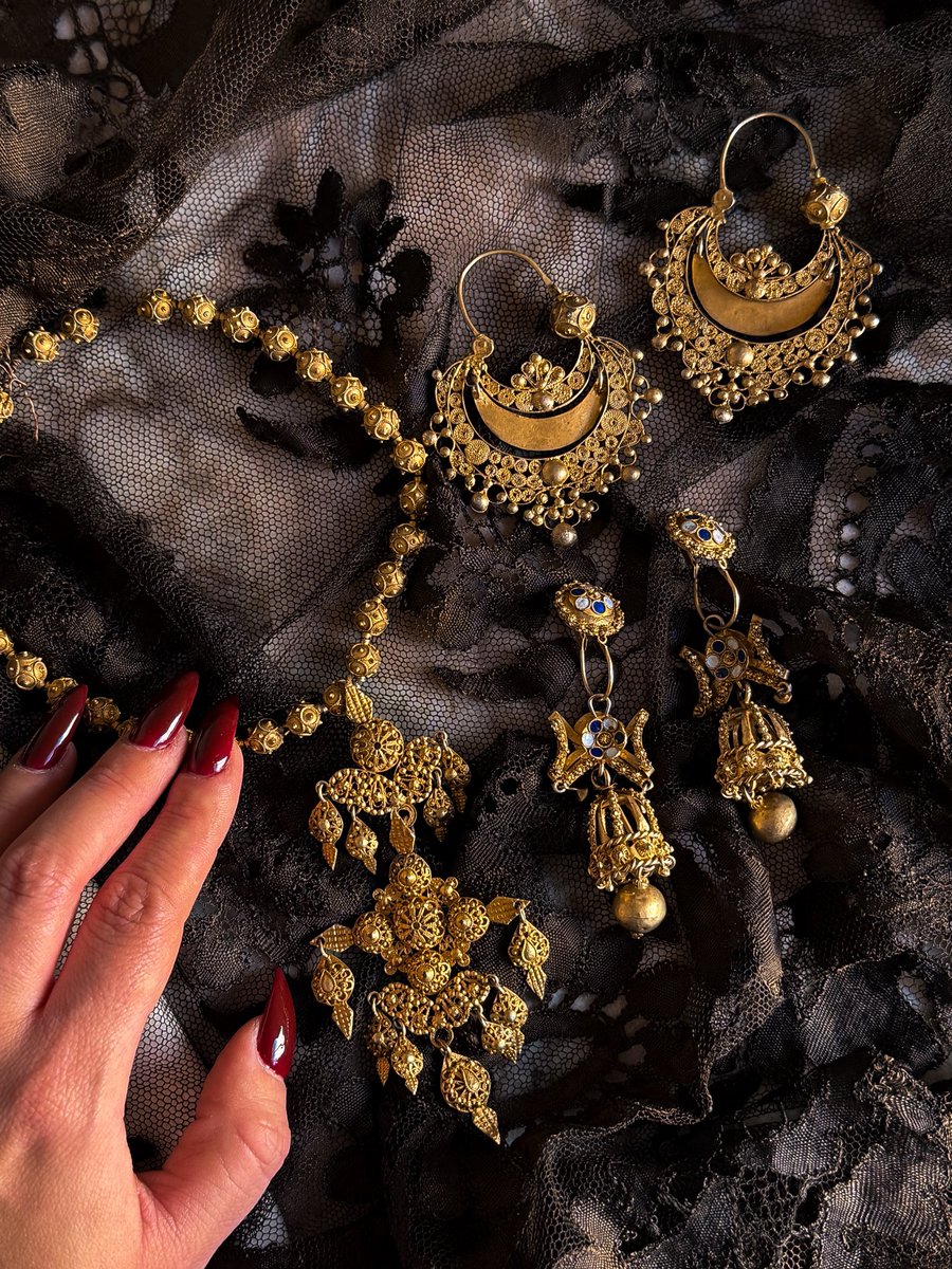 𝑺𝑬𝑳𝑨 tweet media