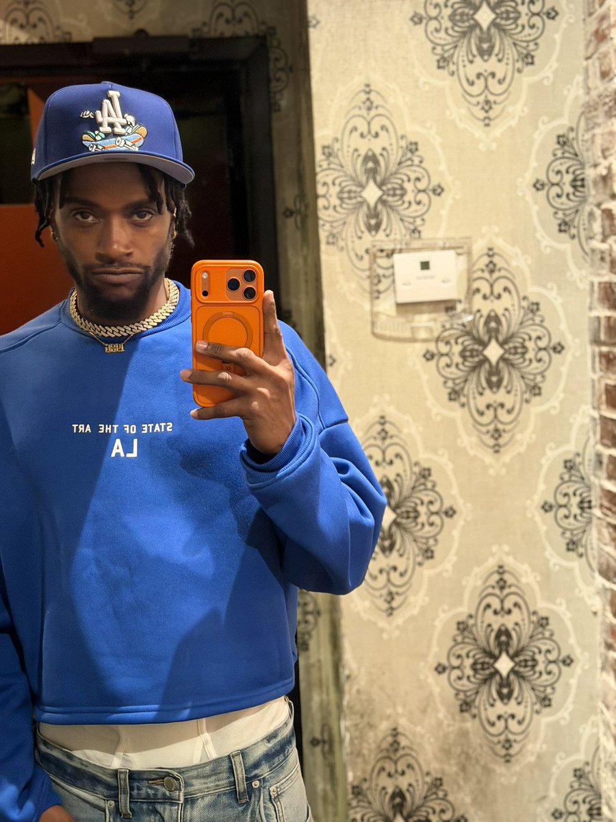 My sister-in-law baby cousin Tracy ! tweet media