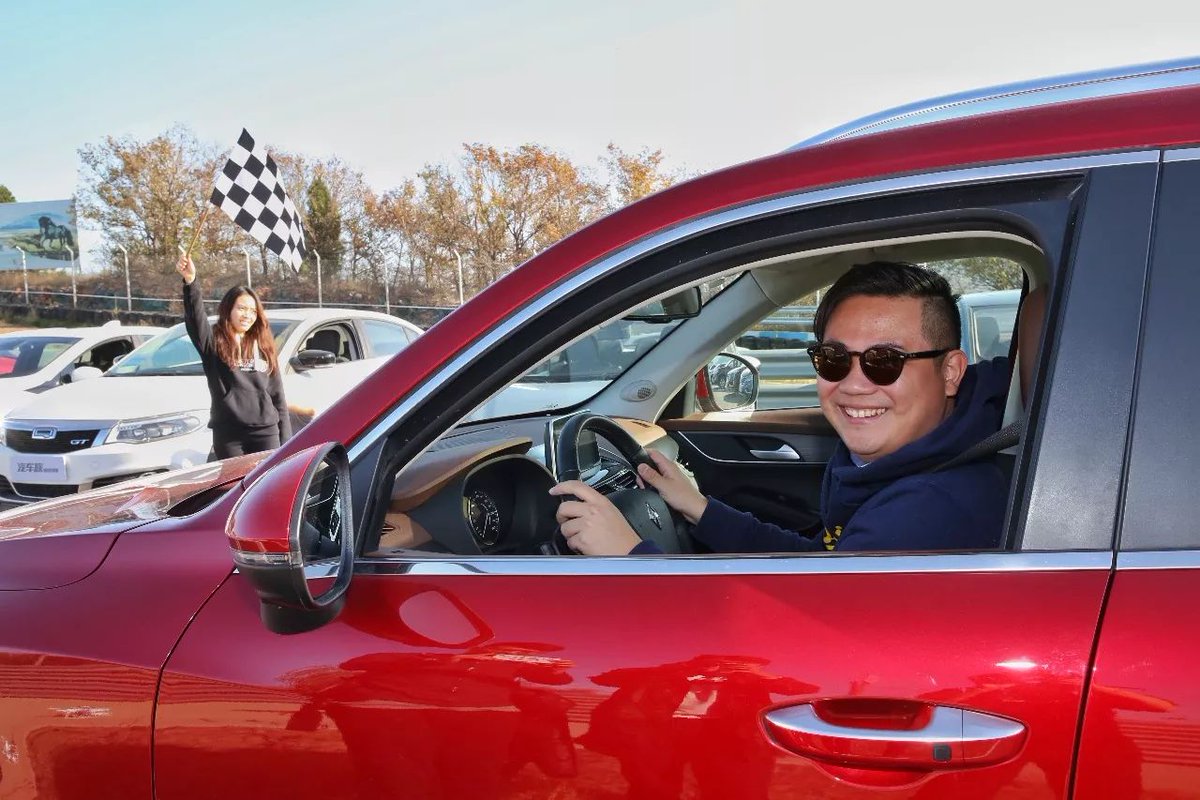 Oddly_Satisfied tweet media