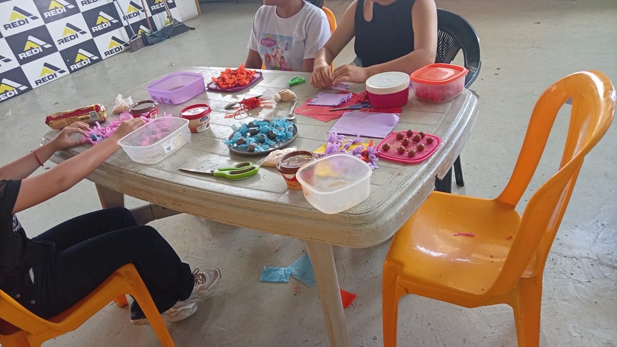 aquilesenlacomu's tweet photo. Pequeños grandes talentos en la cocina 👩‍🍳👨‍🍳✨

Se llevó a cabo el vacacional “Mini Chef” en la casa comunal Unión Cívica, donde niños y niñas aprendieron de forma divertida sobre preparación de alimentos, creatividad y trabajo en equipo. https://t.co/gBDtGt0pD0