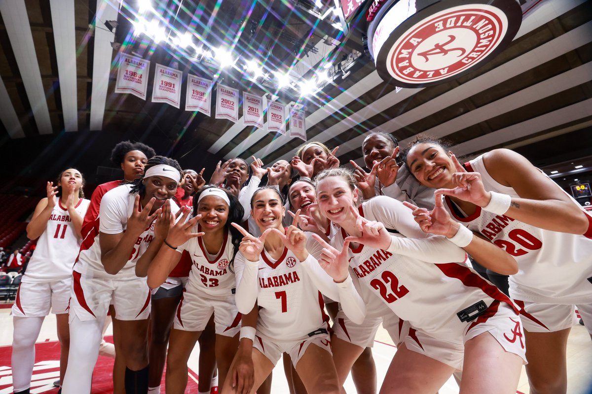 AlabamaWBB's tweet photo. We made a lot of memories together this season! 🫶

#RollTide #GLG https://t.co/ATCDGVTTmI