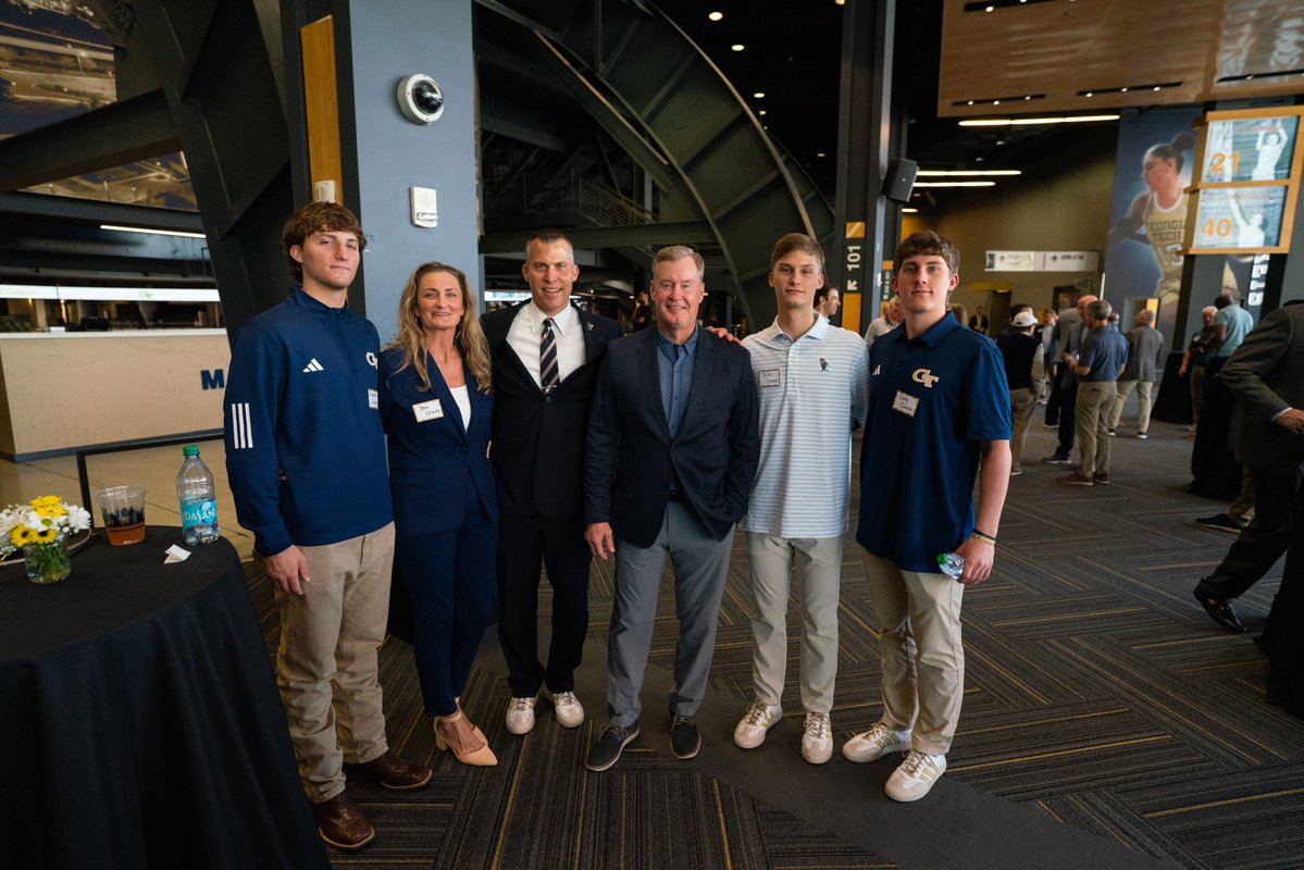 Scott Cross tweet media