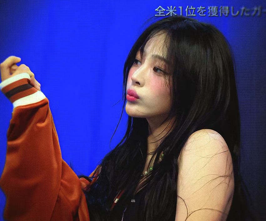 sofi 🐇 tweet media