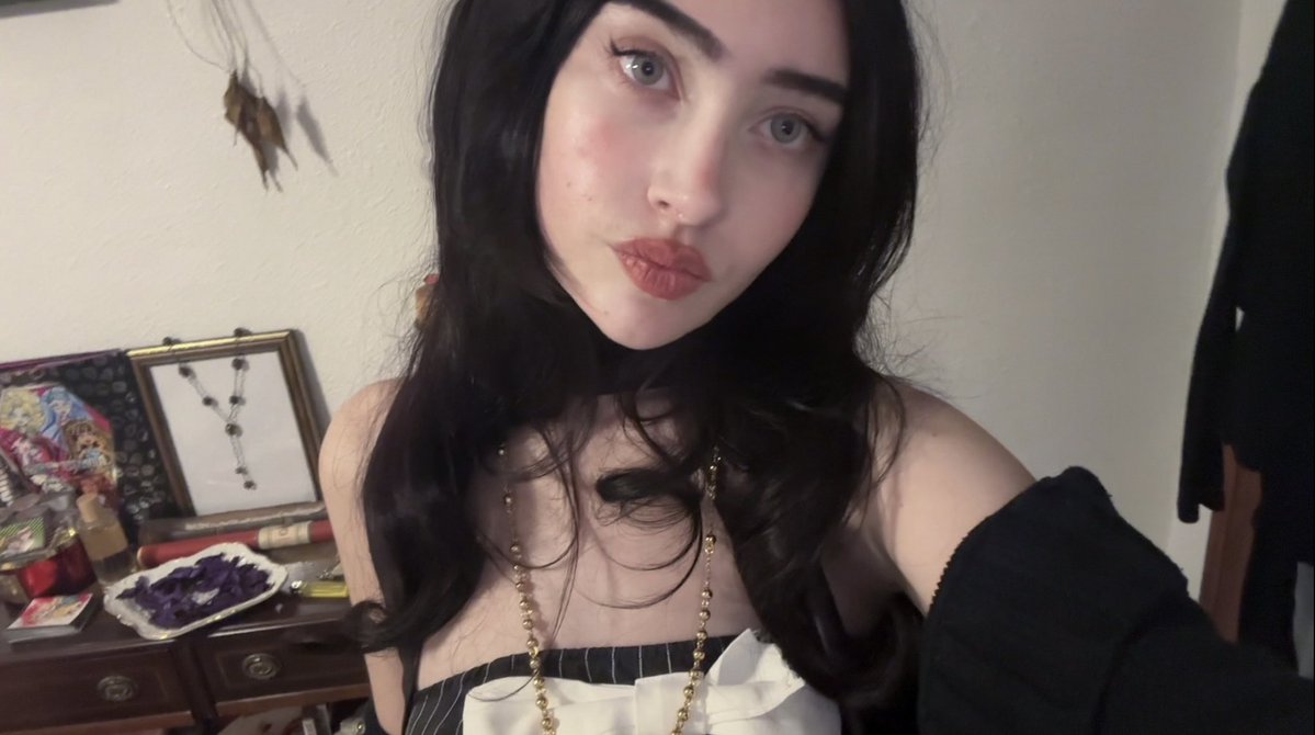 𝒟𝑒𝓁 tweet media