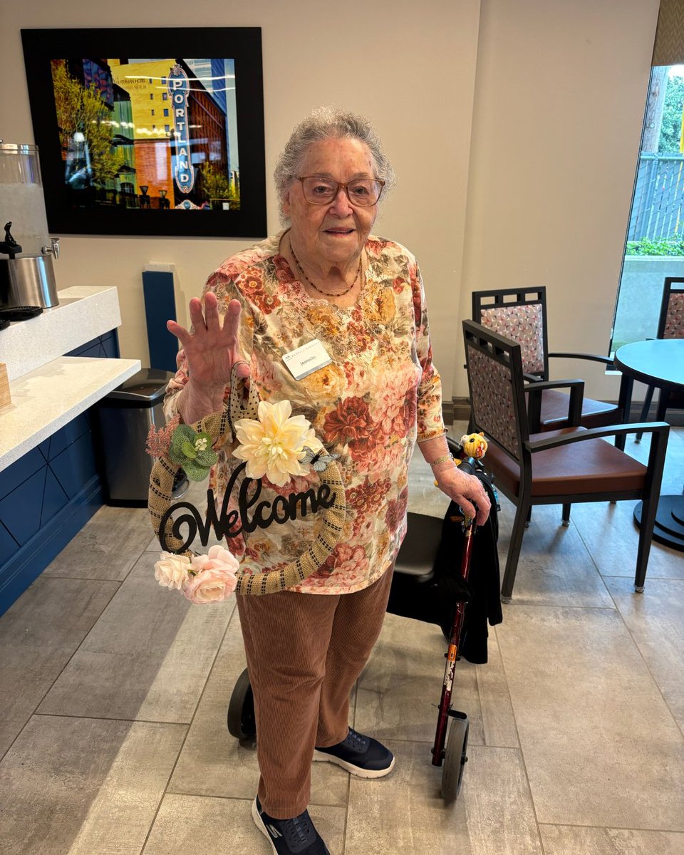 FRHomecare's tweet image. Our RBDM Brad hosted a wonderful Spring Door Wreath event at Merrill Gardens of Hillsboro 🌸✨

Everyone got creative, enjoyed time together, and made beautiful wreaths that brought a fresh touch of spring to their homes. Such a fun and meaningful way to connect.  #HomeCare