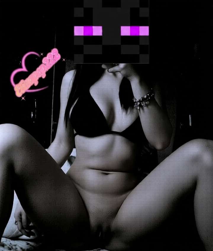 Elizabe32359048's tweet photo. Me gusta la ropa interior negra, aunque estar desnuda es mejor 🤭🔥 https://t.co/pRB8rhFSKt