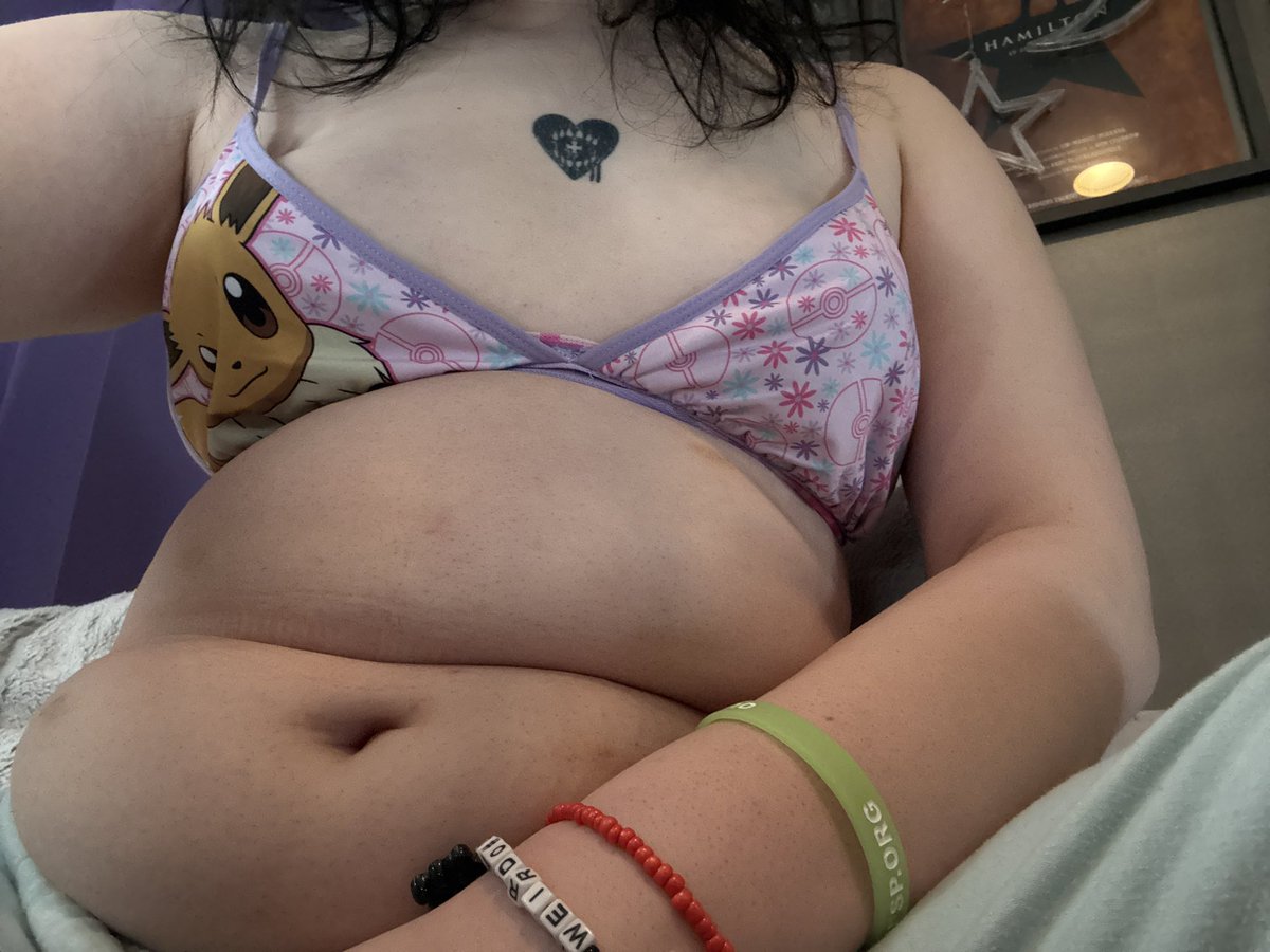 sue.🔞 tweet media