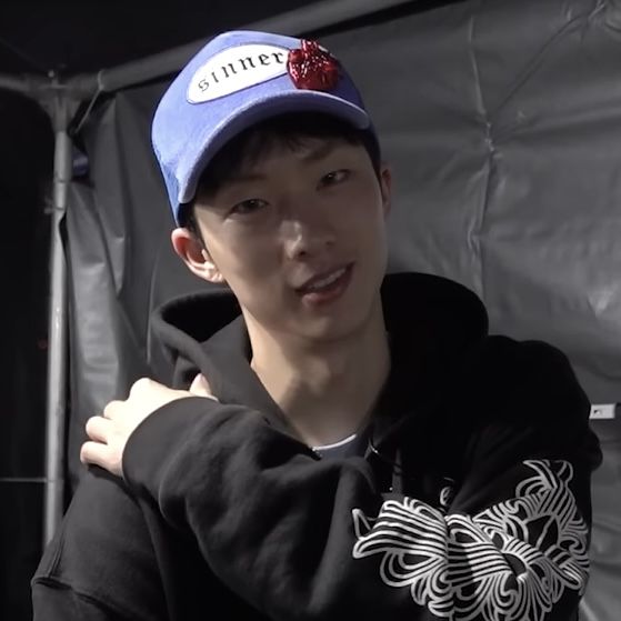 jngview's tweet photo. Jiung and the iconic rcp sinner cap 🙂‍↕️ https://t.co/m7UC9792Cp