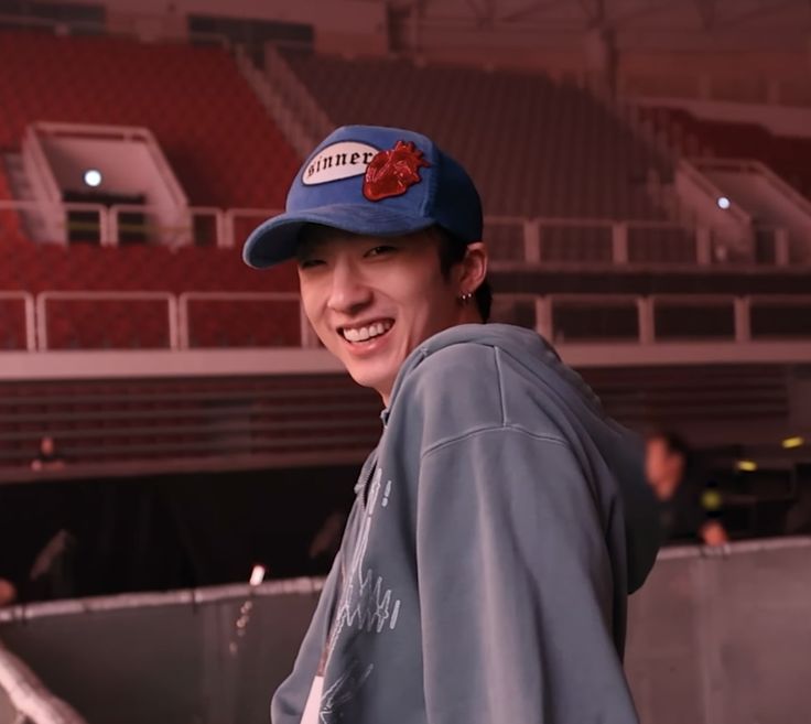 jngview's tweet photo. Jiung and the iconic rcp sinner cap 🙂‍↕️ https://t.co/m7UC9792Cp