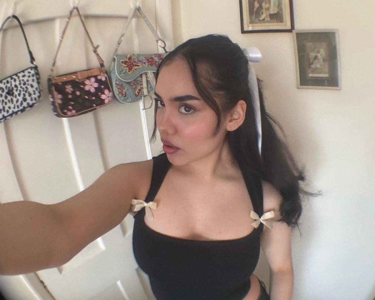 ⌁𝙻𝚎𝚊⌁ tweet media