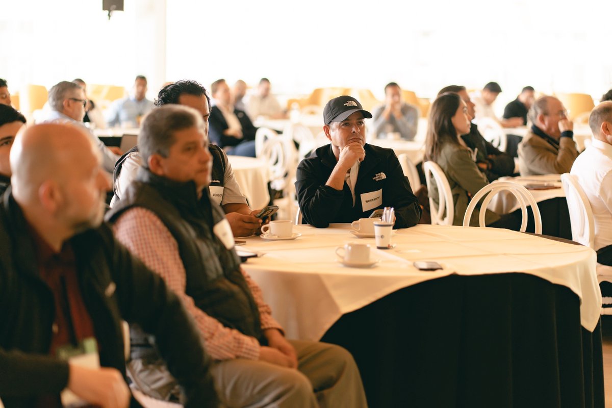 GreenTechAm's tweet photo. ¡Así comenzó el primer día de conferencias en Greentech Americas 2026! 
🥬 Con el Workshop sobre el cultivo hidropónico y su modelo de negocio.
¿Quieres asistir a las demás conferencias?
https://t.co/uucOeD6ORh https://t.co/SIYLqoeCrL