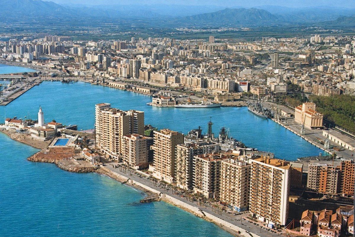 Málaga ayer y hoy tweet media