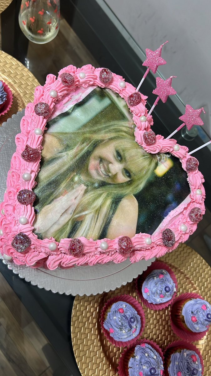 Smiler(: tweet media