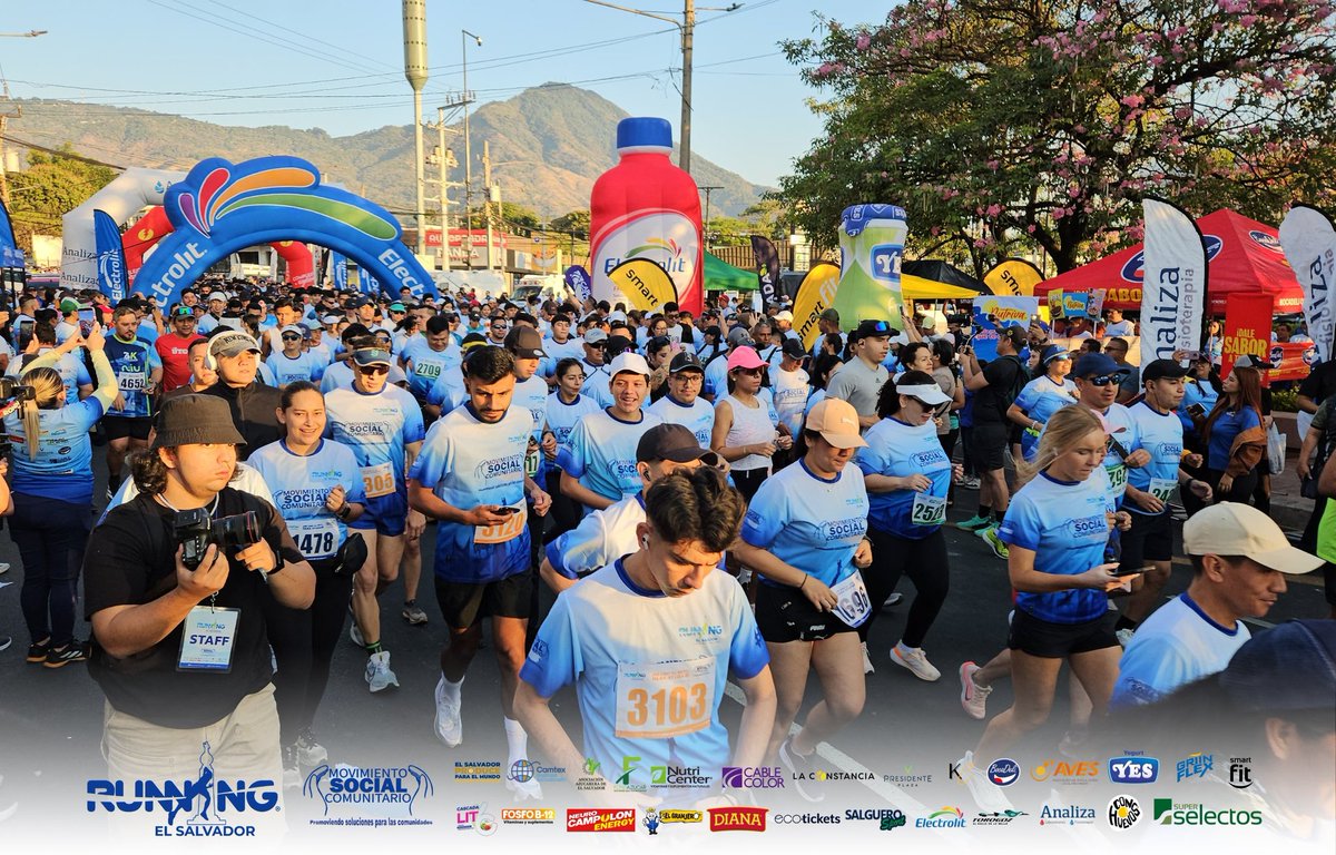 RunningESsv's tweet photo. 🎽✨ Miles de corazones solidarios se hicieron presentes en Running El Salvador, recorriendo 2.5, 5 y 10 km para llevar ayuda a quienes más lo necesitan.

¿Quieres ver más fotografías del evento? 📸
Ingresa aquí:
https://t.co/uDhhVSvRYE https://t.co/ZrXvOyqpCO