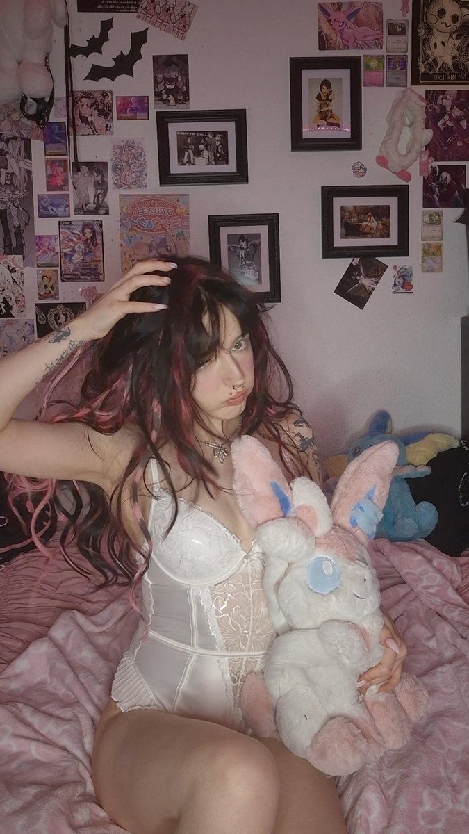 poppy !! tweet media