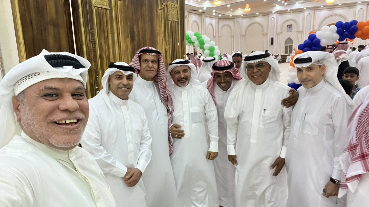 Abdulahaldubais's tweet photo. تشرفت أنا واخي ابو احمد بالحضور والمشاركة في زفاف الابن حسن علي سعيد مرار الله يسعده ويهنيه يارب وكان من بين الحضور كوكبة من معلقين ولاعبين وإعلاميين محليين ومن دول الخليج راشد كاهورا والشكري @nadeerov2 @Rashidmk69 @liverpooly_71 @zuhair_aldhamin @adel_7_dossary  @mansourdubais https://t.co/geVeunigvc
