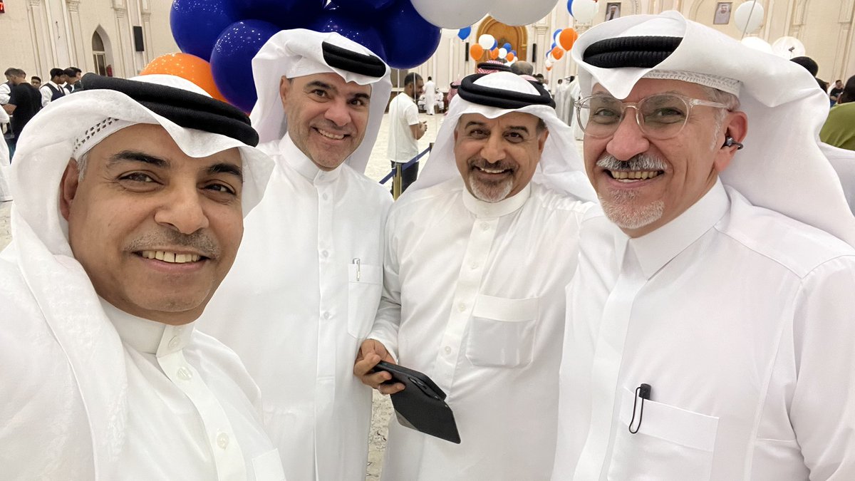 Abdulahaldubais's tweet photo. تشرفت أنا واخي ابو احمد بالحضور والمشاركة في زفاف الابن حسن علي سعيد مرار الله يسعده ويهنيه يارب وكان من بين الحضور كوكبة من معلقين ولاعبين وإعلاميين محليين ومن دول الخليج راشد كاهورا والشكري @nadeerov2 @Rashidmk69 @liverpooly_71 @zuhair_aldhamin @adel_7_dossary  @mansourdubais https://t.co/geVeunigvc