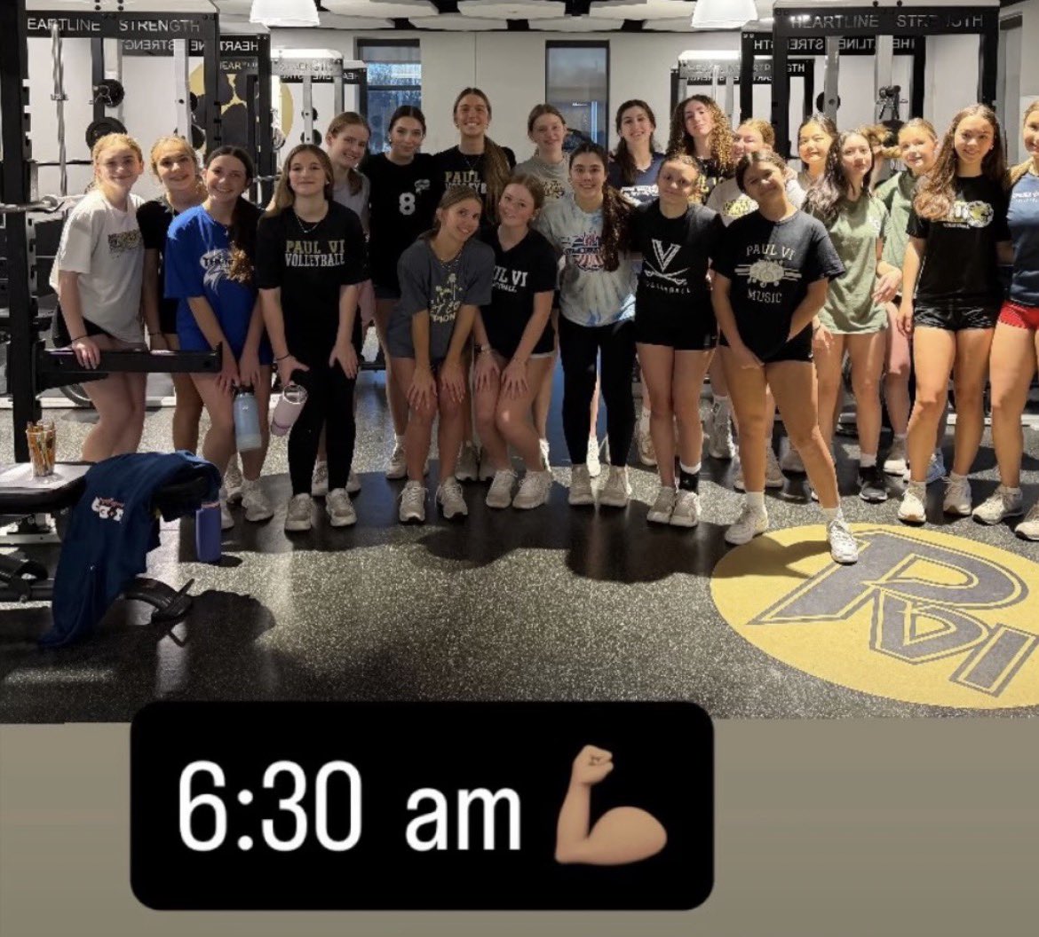 MarisVb4's tweet photo. Hit the weights bright and early with my PVI High School volleyball teammates. 💪🏻🏐 🐾 💛🖤#offseasontraining #hardworkpaysoff https://t.co/hjOcaFQqAI
