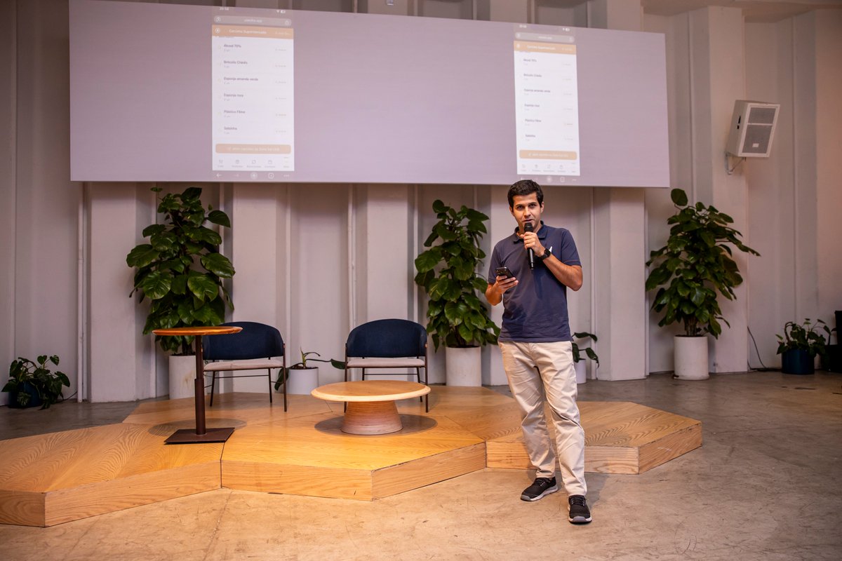 joaohlisboa's tweet photo. 8/ Luiz Guilherme Gama (@LGGama), my non-technical co-founder, built a web app for his household's weekly groceries. Tracks recurring items, preferred brands, quantities, weekly menus decomposed into ingredients. Then links the supermarket API, taking you straight to checkout! https://t.co/j6uqvkniie