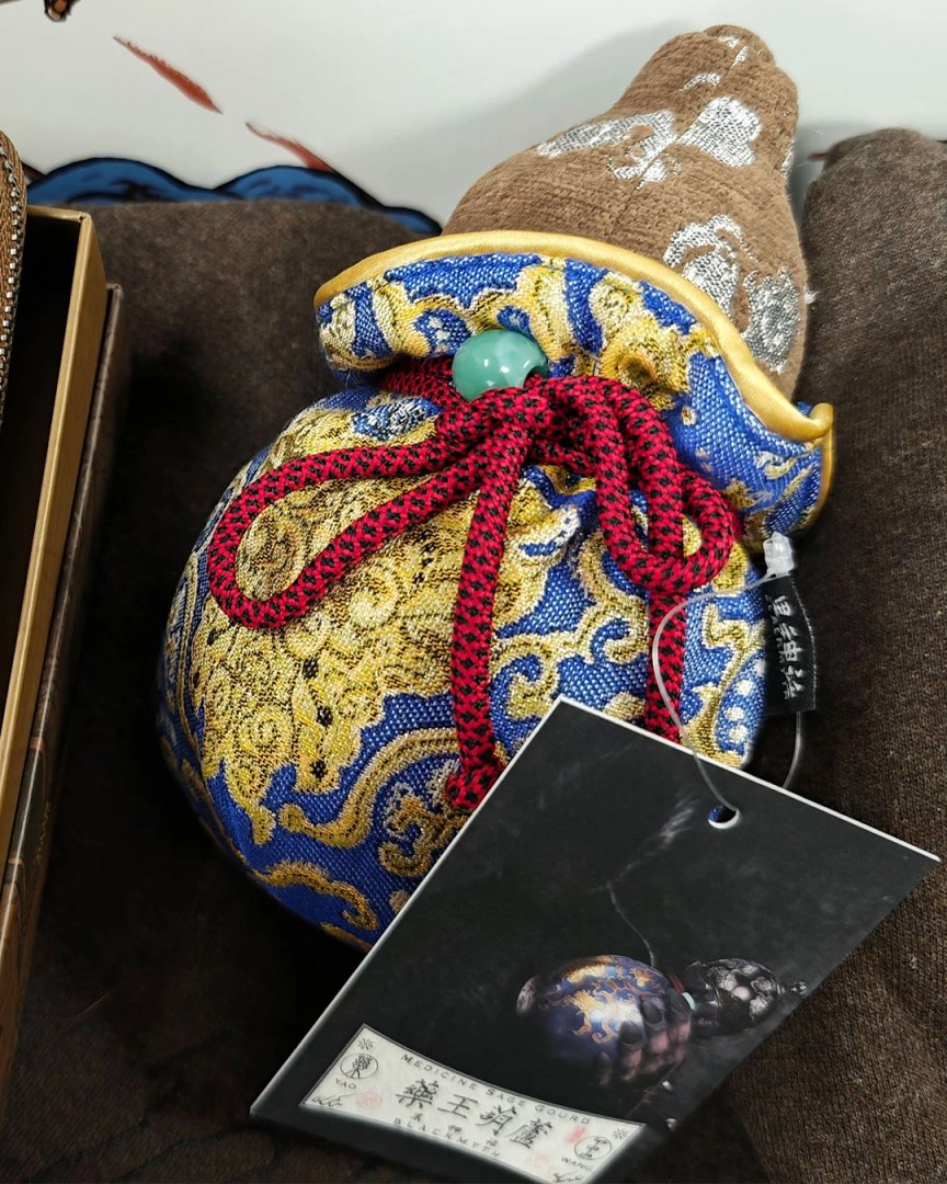 CGMagonline's tweet image. Thank you to #GameScience for sending over this #BlackMyth press package, filled with some really exciting gifts! That model of The Destined One is stunning! We can not wait to display it!