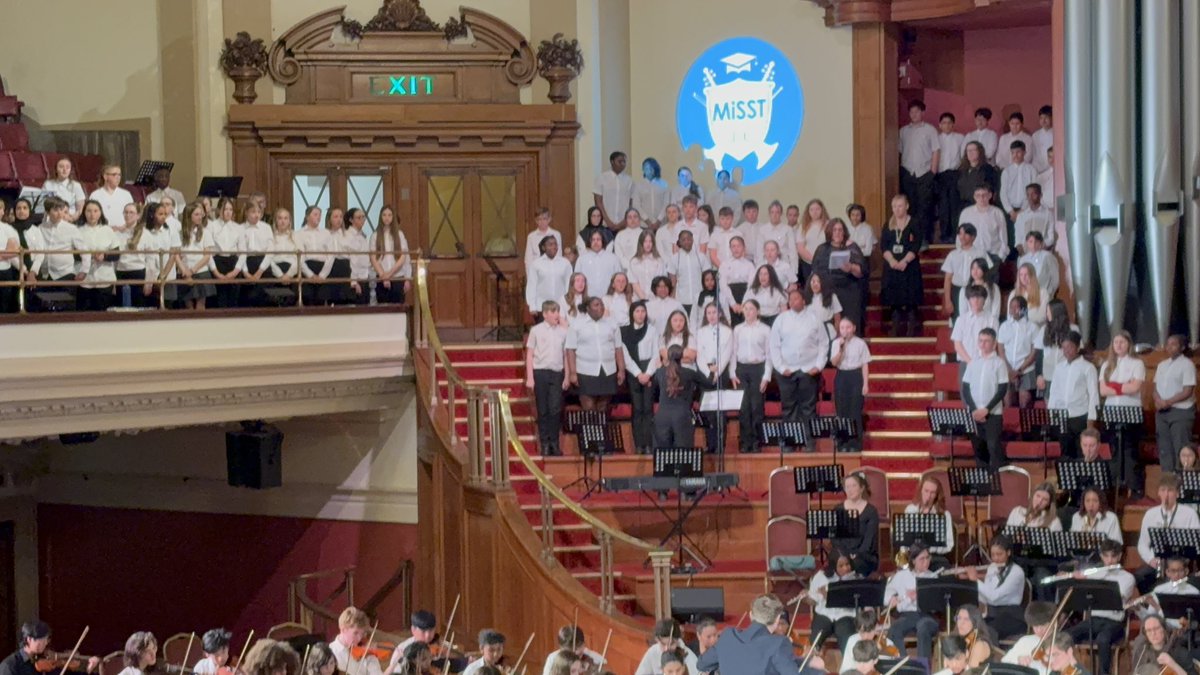 MiddlecottMusic's tweet photo. An amazing day with the @misst_music together orchestra performing for the annual concert. Thank you to @misst_music @OfficialALW and @DRETmusic for making this once in a lifetime opportunity possible for the @TMAkirton students.🎵 🩷# the power of music ! https://t.co/ByH8Qdaf85