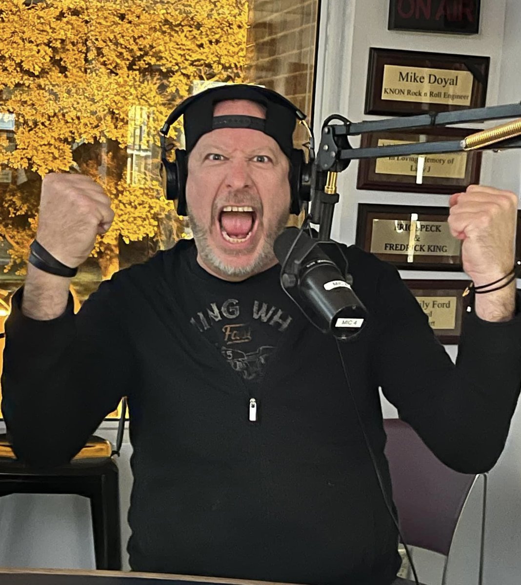 128db Rock Radio tweet media