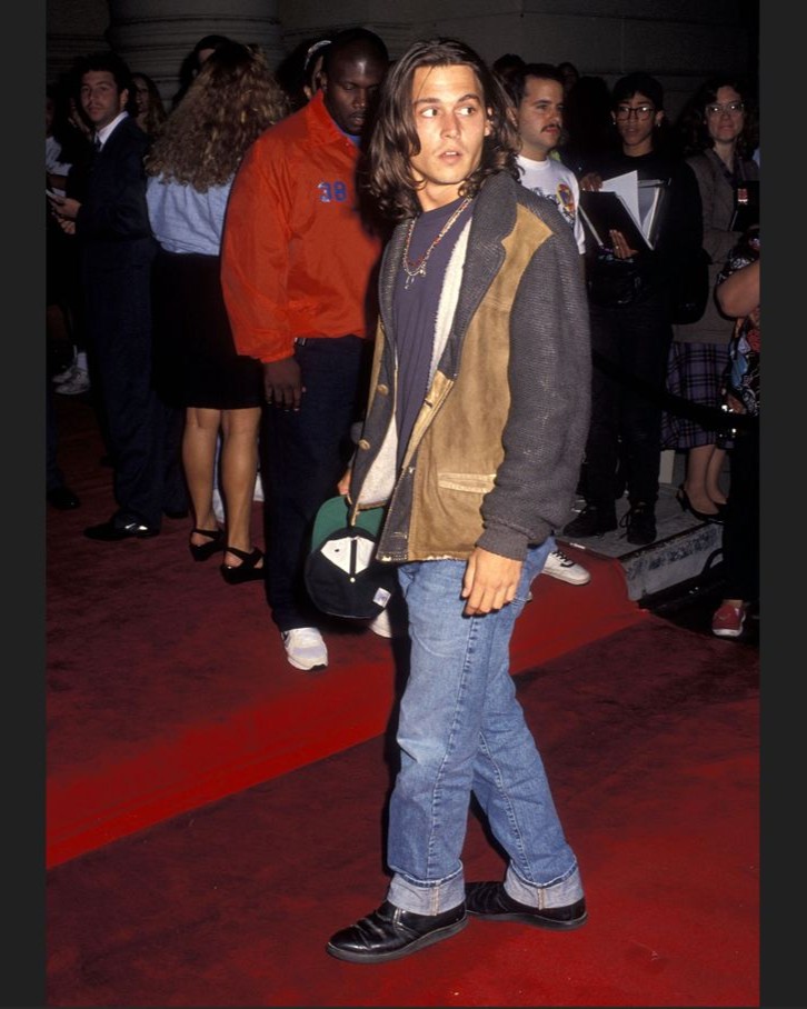 𝕷𝖎𝖙𝖙𝖑𝖊 𝕻𝖊𝖊𝖕𝖘 🏴‍☠️#JohnnyDepp tweet media