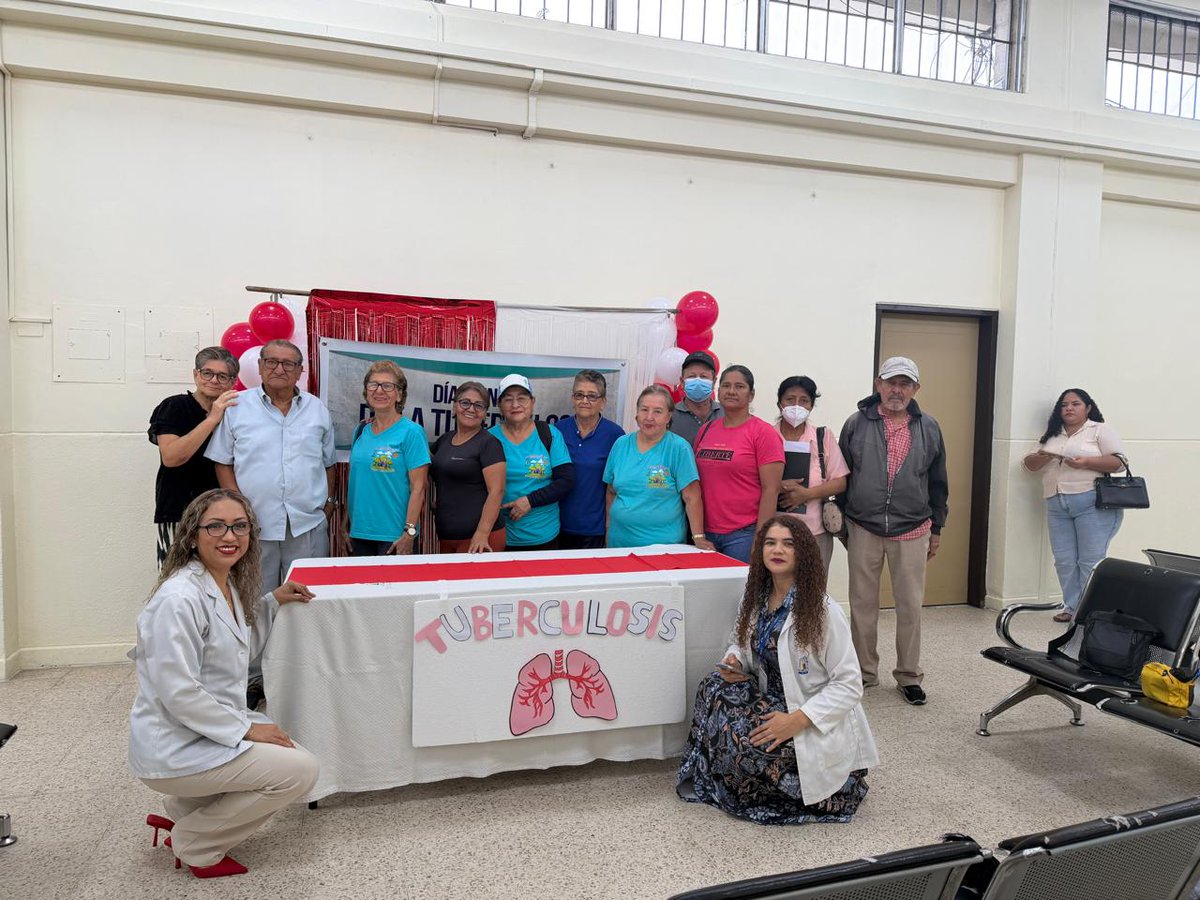 IESSStodomingo's tweet photo. #IESSteInforma | En el área de Consulta Externa del Centro Ambulatorio🏥 Hospital del Día @IESSStodomingo se realizaron charlas informativas por el Día Mundial de la #Tuberculosis🫁

Los asegurados participaron activamente, fortaleciendo la prevención y el cuidado de su salud💙 https://t.co/HhQJHSQQEm